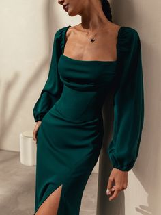 Square Line Dress, Elegant Puff Sleeve Dress, Dresses With Square Necklines, Dress With Built In Corset, Work Gala Dress, Dress Bodice Ideas, Classy Cocktail Outfits, Square Neckline Dress With Sleeves, Formal Dresses Long With Sleeves