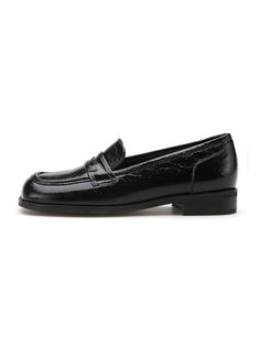 Editor's NotesAMELLIE's classical designed loafers of crinkled leather can be matched for various trendy casual stylings.- Classical and sophisticated mood- Vintage crinkled cow leather- Soft and wide toe- Various stylings- Daily point itemMeasurements(in.)- Size: KR 225MM (US 5.5) ~ KR 250MM (US 8)- Front toe length : 5.51 in.- Feet width : 3.74 in.- Heel : 0.79 in.- Top circumference : 5.71 in.* Measurements & Model size : KR 240MM* Fits true to sizeComposition & Care- Upper : Crinkled Spring Business Platform Loafers In Patent Leather, Elegant Patent Leather Platform Loafers For Spring, Elegant Spring Patent Leather Platform Loafers, Classic Patent Leather Oxfords For Spring, Office Patent Leather Loafers With Textured Sole, Spring Patent Leather Loafers For Business Casual, Patent Leather Loafers For Business Casual In Spring, Spring Formal Platform Loafers With Textured Sole, Spring Patent Leather Shoes For Workwear