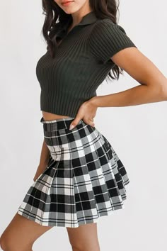 DetailsA mini pleated plaid skirt featuring a zip-up in the back.Content + Care- 60% Rayon, 35% Polyester, 5% Spandex- Hand or machine wash coldSize + Fit- Full length: 15"- Waist: 26" Black And White Plaid Skirt Outfit, Pleated Mini Skirt Outfit, Mini Skirts Outfits Summer, Cute Mini Skirt Outfits, Circus Cookies, Pleated Plaid Skirt, Black Plaid Skirt, Short Skirts Outfits, Plaid Skirt Outfit