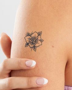 Simple yet striking. Traditional Small Tattoo, My Mom Hates Me, Classical Beauty, Semi Permanent Tattoo, Permanent Tattoo, Beauty Design, Catalog Design, Semi Permanent, All Tattoos