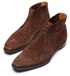 Gaziano & Girling "Arran" shoes, size 8E (US 8.5), crafted in England. Mole suede leather, soft square MH71 last, Wensum rubber sole. Originally $2090. Original Retail Price: $2090 Pre-owned Model: Arran Last MH71 - Soft Square Gaziano & Girling Size: 8E US Size: 8.5 Mink Suede Leather Natural Leather Lining, Unlined Shaft Derby - 3 Eyelet Wensum Rubber Sole Made In England Not Included Shoe Trees, Shoe Bags, or Box Outsole: 11.7/8" Width: 4.25" This product is located in our EU warehouse. Brown Suede Leather Shoes With Snip Toe, Semi-formal Suede Chukka Boots With Round Toe, Elegant Goodyear Welted Chukka Boots For Fall, Semi-formal Suede Chukka Boots With Leather Sole, Semi-formal Suede Boots With Plain Toe, Semi-formal Plain Toe Boots With Suede Lining, Formal Suede Round Toe Chukka Boots, Formal Goodyear Welted Chukka Boots With Almond Toe, Formal Chukka Boots With Leather Sole And Almond Toe