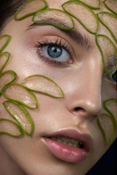 Aloe Vera Aesthetic, Skincare Model Photography, Moisturizer Skin Care, Aloe Vera Mask, Product Photoshoot, Wrinkle Free Skin