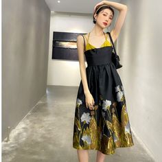 Little black dress. beautifully positioned floral dressMaterial:Acetate satinColor:as pictureStyle:sweetFeatures:printed floralSize(cm)S,M,L 1inch=2.54cmS:length:88.5,bust:85,waist:67&ltp&gtM:length:89,bust:89,waist:71</p>&ltbr/>&ltp&gtL:length:93,bust:93,waist:75</p>&ltbr/>&ltp&gtNote:Due to different measurement methods,there will be 1-3 error(unite:cm), please understand.</p>&ltbr/>&ltp&gtPlease check the size carefully wh Black A-line Dress With Floral Print, Satin Floral Print Party Dress, Elegant Black Floral Dress For Spring, Sleeveless Satin Printed Dress, Black Floral Print Dress For Spring, Black Floral Print Spring Dress, Black Floral Dress For Spring, Black Floral Dress For Summer Evenings, Elegant Black Sleeveless Floral Dress