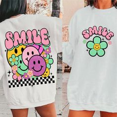 Cute Tshirt Designs Aesthetic, Smiley Tshirt Design, Smiley Face Tshirt Ideas, White Hoodie Sweatshirt With Sublimation Print, White Long Sleeve Fun Sweatshirt, Casual White Hoodie With Sublimation Print, White Hoodie With Sublimation Print For Fall, Cute White Sweatshirt With Graphic Print, Casual White Sweatshirt With Funny Print