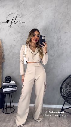 70s Inspired Fashion, Pantsuits For Women, Looks Street Style, Todays Outfit, Looks Chic, Work Looks, Outfit Goals, Lookbook Outfits, Streetwear Outfit