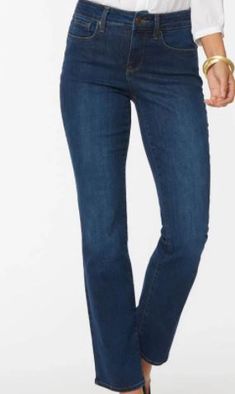 Jeans For Women Over 65, Best Jeans For Women Over Fifty, Jeans For Over 60 Women, Jeans Over 60 Older Women, Jeans For 60 Year Old Women, Jeans For Older Women Over 50, Jeans Women Over 50, Jeans For Older Women, Women Over 60 Fashion Classy