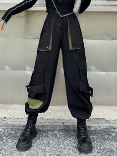 Patchwork Pocket Detail Cargo Pants - AnotherChill Trendy Cargo Pants, Cuffs Design, Cargo Pants Black, Pop Color, Baby Tees Y2k, Y2k Baby Tee, Bodycon Floral Dress, Crop Top Blouse, Exclusive Fashion