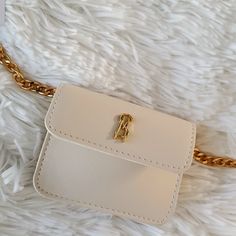 Brand New Steve Madden Cute Bone Belt Bag Large Gold Tone Chain L/Xl Everyday Cream Bag With Chain Strap, Elegant Large Capacity Belt Bag For Daily Use, Trendy Cream Bag With Gold-tone Hardware, Trendy Cream Bags With Gold-tone Hardware, White Bag With Gold Chain For Everyday Use, White Bags With Gold Chain For Everyday Use, Rectangular Belt Bag With Gold-tone Hardware For Daily Use, Rectangular Belt Bag With Gold-tone Hardware, Chic Everyday Bags With Gold Chain