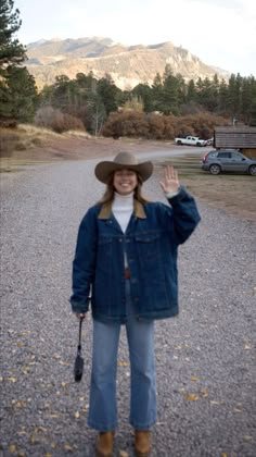 Cozy Colorado Vlog 📹 Western Hoodies, Traje Cowgirl, Country Girl Aesthetic, Cute Western Outfits, Ag Teacher, Cabin Vibes, Ouray Colorado, Western Wear Outfits