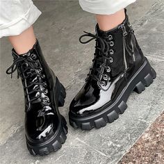 Boots Goth, Botas Chelsea, Goth Style, Punk Goth, Dr. Martens Boots, Goth Fashion, Womens Maxi Dresses, Lace Up Boots, Cute Shoes