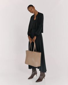 Classic Easy Tote – Cuyana Sleek Tote Bag For Workwear, Sleek Tote Bag For Work, Sleek Shoulder Bag With Top Carry Handle For Work, Chic Smooth Grain Bags For Fall, Minimalist Smooth Grain Shoulder Bag For Work, Minimalist Workwear Shoulder Bag With Leather Lining, Elegant Bags For Everyday Use In Fall, Minimalist Shoulder Bag With Leather Lining For Work, Minimalist Leather-lined Shoulder Bag For Work