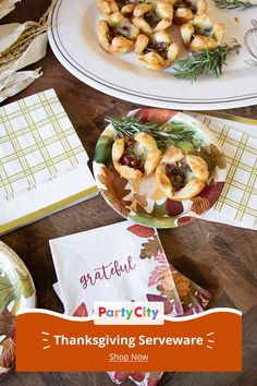 thanksgiving servings are served on plates and napkins for guests to enjoy at the party