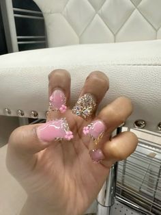 Simple Bling Nails, Pretty Nail Ideas Acrylic, Calm Nails, Pretty Nail Ideas, Jamaica Nails, Nail Ideas Acrylic, Punk Nails, Claw Nails