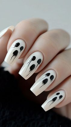 Black And White Halloween Acrylic Nails, Halloween Nails Ideas Simple, Spooky White Nails, Ghost Square Nails, Spooky Season Nails Short Almond, White Nails With Halloween Designs, Halloween Nails Short Ghost Face, Short Halloween Nail Designs Black, Grey Goth Nails