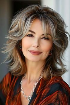 Daphne Hair, Grey Blending, Medium Shag, Chic Haircut, Layered Haircuts With Bangs, Medium Layered Hair, Wigs Hair