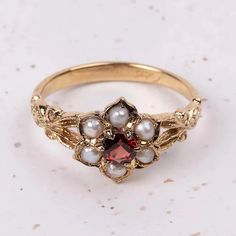 Jane Austen Rings | Including The Jane Austen Replica Ring - JaneAusten.co.uk Vintage Gem Rings, Georgian Rings Antique, Nontraditional Engagement Rings Gold, Pjo Jewellery, Colored Engagement Rings Vintage, Victorian Wedding Rings, Vintage Rings Antiques, Vintage Wedding Ring Sets, Vintage Pearl Rings