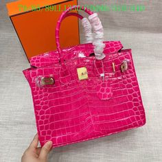 Size: 25cm OR 30cm OR 35cm It comes with Dust box, Care manual, Tag, and Paper bag. Kirkland Washington, New Handbags, Wellness Design, Paper Bag, Things To Come, The Incredibles