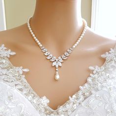 Pearl Bridal Necklace with Detachable Backdrops-Katie - PoetryDesigns Crystal Backdrop, Invitations Background, Bridal Necklace Pearl, Backdrop Necklace, Gold Bridal Necklace, Wedding Necklace Set, Backdrops Necklace, Bridal Pearl Necklace, Beautiful Gold Necklaces