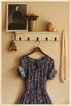 Casual Chique, Vintage Floral Dress, Mode Inspiration, A Dress, Style Retro, Pretty Dresses, Style Vintage, Old Fashioned