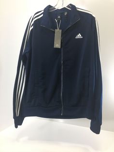 Retro Adidas, Estilo Emo, Adidas Outfit, Striped Sleeve, Ideas Aesthetic, Track Jacket, Clothing Ideas, Track Jackets, Outfits Aesthetic