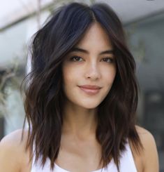 Best Hair Cuts For Thinner Hair, Choppy Lob Haircuts With Layers, Collar Bone Haircuts, Edgy Layered Hair Medium, Thick Straight Hairstyles, C Cut Hairstyle, Haircuts For Large Foreheads, 40s Hair, Medium Brunette Hair