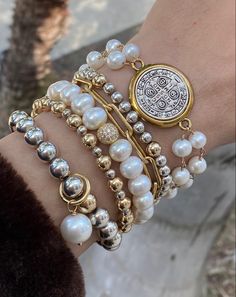 Gold ball bracelets. Stacking bracelets. Stretch bracelets. Pearl bracelet. San Benito Diy Bracelets Step By Step, Bracelets Stacking, Stretch Beaded Bracelets Diy, Stylish Jewelry Accessories, Bracelets Pearl, Stacking Bracelets, Coin Bracelet, Diy Bracelet Designs, Silver Bead Bracelet