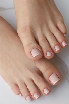 Pedicure Gel, Easy Toe Nail Designs, Simple Toe Nails, Feet Nail Design, Pedicure Nail Designs, Gel Toe Nails, Toe Nail Color, Pretty Toe Nails