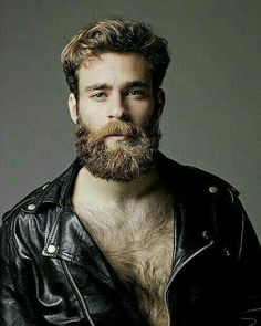 Oh mercy, I love his chest hair. The type that lays closer to the skin and makes such lovely swirls and wiggly lines down the belly. Ginger Beard, Scruffy Men, Beard Model