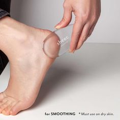 Try our glass foot scraper for smooth feet. Super fine-textured glass foot file removes calluses and dead skin without damaging your skin. Nail Infection, Health Signs, Nails Today, Shoe Horn, Callus Removal, Diy Mask, Healthy Nails, Glass Texture, Dead Skin