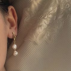 KNOTTED PEARL EARRINGS 🤍 -Featuring real baroque freshwater pearls & 18k gold plated stainless steel hardware with a knotted detail -Hypoallergenic & tarnish resistant ✨ Baroque Pearl Earrings For Pierced Ears, Baroque Pearl Dangle Earrings, Dainty Gold Baroque Pearl Earrings, Pearl Earring, Pearl Earrings Dangle, Unisex Jewelry, Earrings Dangle, Pearl Jewelry, Freshwater Pearls