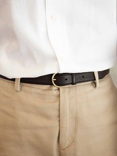 Our belts in grained leather offer a contemporary addition to your look. The buckle, made out of polished brass, adds flair whilst still presenting a sober and clean look, making it a great way to accessorize any outfit. Classic Office Belt With Belt Loops, Modern Belts With Removable Belt For Business Casual, Classic Brown Belt Buckles For Work, Classic Belts With Gold Buckle For Work, Elegant Business Belts With Brass Buckle, Leather Belt With Gold Buckle For Business, Business Leather Belt With Gold Buckle, Leather Belt Buckles With Brass Buckle For Work, Classic Gold Belt