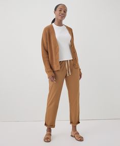 Women’s Daily Twill Pant made with Organic Cotton | Pact Pact Clothing, Minimalist Capsule Wardrobe, Twill Pants, Personal Marketing, Daily Wear, Capsule Wardrobe, Casual Pants, Plus Size Fashion, Organic Cotton