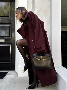 Cashmere Sweater Dress, Burgundy Jacket, Casual Chic Outfit, Coat Outfits, Winter Coats Women, Lookbook Outfits, Autumn Winter Fashion