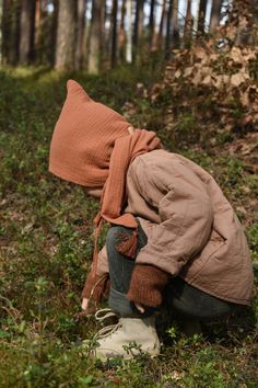 Perfect for spring, summer, fall-baby muslin set 100% Muslin cotton Oeco-Tex certified Timeless, cultish and lovely Pixie Hat and scarf in dark caramel- made of two layers of muslin cotton fabric. This lightweight hat with ties sits loosely on your little ones head, offering protection from wind and sun. Muslin is a gentle fabric, incredibly fine- this stylish baby bonnet & shawl is a must-have for babies and toddlers. Custom colors 100% handmade in Poland Follow us on Instagram https://www.inst Baby Pixie Hat, Dark Caramel, Pixie Hat, Summer Cap, Muslin Baby, Baby Bonnet, Hat Scarf, Fall Baby, Stylish Baby