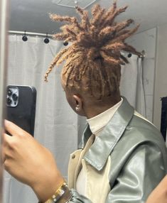 Dreads Short Hair, Bleached Hair Men, Dread Hairstyles For Men, Dyed Hair Men, Cute Dreads, Dreadlock Hairstyles For Men, Hair Wrap Scarf, Dreadlock Style, Men Hair Color