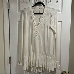 Free People Tunic Blouse Like New Never Worn Without Tags Size Xs Color : Cream / White Cream Tunic Top For Summer, Casual Tunic Tops For Brunch, White Summer Tunic Blouse, Off White Long Sleeve Beach Blouse, Flowy Cream Casual Tops, White Summer Tunic Top, White Tunic Top For Summer, Off White Long Sleeve Summer Top, Casual Tunic Blouse For Brunch