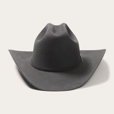 Our bestselling Skyline is the ultimate working hat, packing exceptional quality and versatility into one timeless package. Made in the U.S.A., it’s crafted from 6X fur felt and features the iconic cattleman crease. A fixture of Western style, it’s available in handsome and richly dyed shades designed to suit any occasion. The subtle self-matching hatband is set off by an understated three-piece, hand-painted-over silver-tone buckle, which adds just the right touch of practical elegance. The bro Sombrero Cowboy, Cowboy Buckle, Short Uggs, Felt Cowboy Hats, Stetson Hat, Western Outfit, 7 Eleven, Boot Jewelry, Thigh Boot