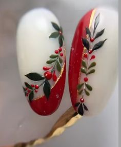 Korean Xmas Nails, Red Winter Nail Ideas, Nativity Nails Designs, Poinsettia Nail Art, Nail Art Fall 2024, Nail Art Natal Xmas, Nails Art Noel, Noel Nail Art, Thanksgiving Christmas Nails