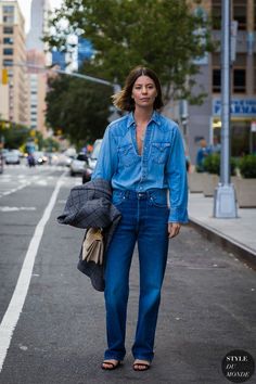 Annina Mislin, Denim 2024, Kate Holmes, 2018 Street Style, Denim Street Style, Look Jean, Denim Inspiration, Streetstyle Fashion