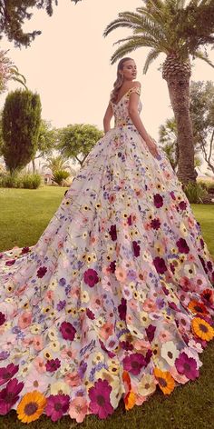 24 Colored Wedding Dresses For A Stylish Bride ❤ Discover enchanting colored wedding dresses for every bridal style! #coloredweddingdresses #colorfulweddingdresses #weddingdresses #nontraditionalweddingdresses Ball Gown Floral, Nontraditional Wedding Dress, Gown Floral