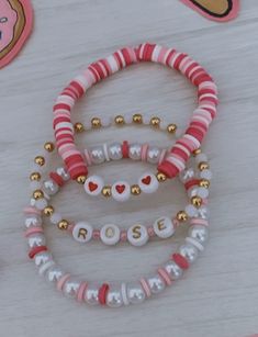 Bracelet Idea Clay Beads, Bracket Bead Ideas, Beads Inspo Bracelet, Summer Bracelets Beads Ideas, Braclet Aesthetic Bead, Beads Inspo Aesthetic, Bracelets To Make With Clay Beads, Cute Braclet Aesthetic, Aesthetic Heishi Bracelet Ideas