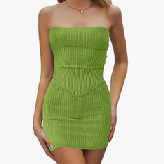 New, Never Worn Chic Bodycon Tube Top For Spring, Fitted Green Sleeveless Tube Top, Fitted Green Strapless Tube Top, Spring Club Strapless Bandeau Dress, Trendy Green Strapless Tube Top, Green Summer Tube Top For Night Out, Green Tube Top For Summer Night Out, Spring Bodycon Tube Top, Trendy Strapless Bandeau Dress For Spring