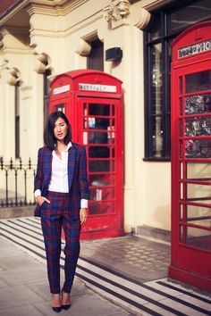 Gary Pepper Girl - Tartan suit See how to style plaids: http://www.adoreness.com/wraped-in-tartan-plaid-items-that-you-should-wear/ Gala Gonzalez, Emmanuelle Alt, Leandra Medine