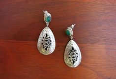 Exquisite, jali work and hammer finish earrings accented with green stone - Lai Jali Work, Green Stone, Jaipur, Fair Trade, Jewelry Collection, Silver Jewelry, Pendant Necklace, Drop Earrings, Sterling Silver