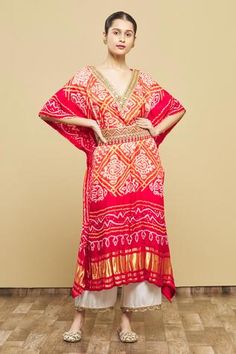 Shop for Tisha Saksena Red Kurta Silk Bandhani Kaftan Tunic Set for Women Online at Aza Fashions Bandhani Kaftan, Orange Kaftan, Kaftan Kurta, Bandhani Print, Kaftan Tunic, Red Kurta, White Pant, Bandhani Dress, Kaftan Designs