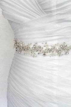 Hey, I found this really awesome Etsy listing at https://www.etsy.com/listing/515729687/sale-silver-leaf-vine-bridal-sash Diy Wedding Dress Sash, Pearl Wedding Dress Belt, Belt Rhinestone, Gold Wedding Gowns, Pearl Wedding Dress, Dresses Flowy, Wedding Dress Flowy, Wedding Dress Sash, Dresses Tulle