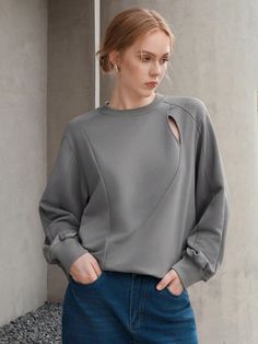 Gris Claro Casual Collar manga larga Tela Liso Pullovers Embellished Elástico Ligero Sweat Shirts For Women Sweatshirts, Sweat Shirts Womens, H&m Clothes, Couture Sweat, Sweatshirt Refashion, Dropped Shoulder Sweatshirt, Knitting Girls, Dresses To Wear To A Wedding, Knitted Tshirt