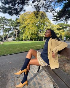 Fall Outfits On Black Women, Outfit Inspo Photos, Rayan Xasan Outfits, Autumn Work Outfits Women, Preppy Outfits Fall, Office Outfits Winter, College Outfits Black Women, Polo Outfits For Women, Fall Preppy Outfits