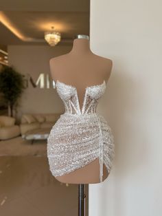 Poésie - Minna Fashion White Custom Dress, Elegant Wedding Dress Short, Glam Outfits Classy, Corset Dress Casual, One Arm Dress, Custom Birthday Dress, Bday Dresses, White Birthday Dress, Diamond Dresses