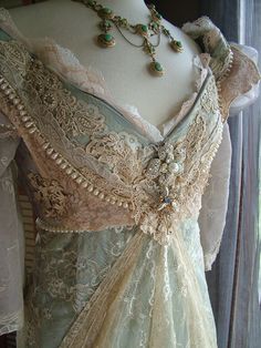 Original Handmade Vintage Inspired Cinderella "Ever After Breathe" Wedding gown Victorian Empire Style.   WOW !! Detail Couture, Old Dress, Lindy Hop, Exquisite Gowns, Vintage Gowns, Vintage Mode, Vestidos Vintage, Empire Style, Edwardian Fashion